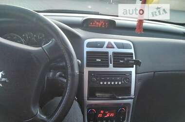 Универсал Peugeot 307 2006 в Вараше