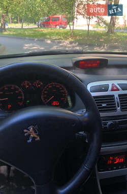 Хэтчбек Peugeot 307 2006 в 