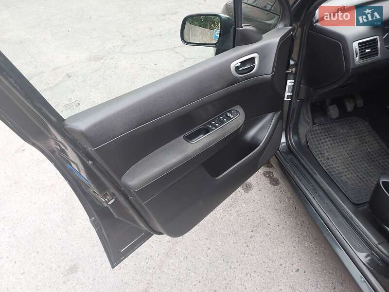 Універсал Peugeot 307 2004 в Черкасах