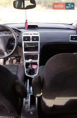 Хэтчбек Peugeot 307 2005 в 