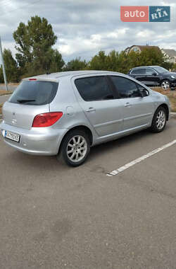 Хэтчбек Peugeot 307 2005 в 