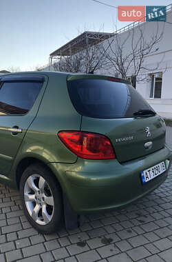 Хэтчбек Peugeot 307 2006 в 