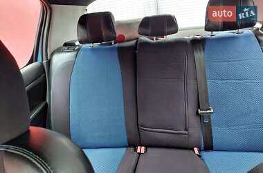 Хэтчбек Peugeot 307 2004 в 