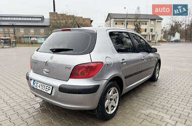 Седан Peugeot 307 2002 в Чернівцях