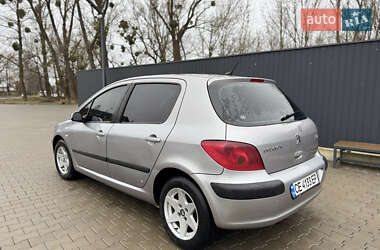 Седан Peugeot 307 2002 в Чернівцях