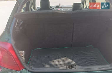 Хетчбек Peugeot 307 2001 в 
