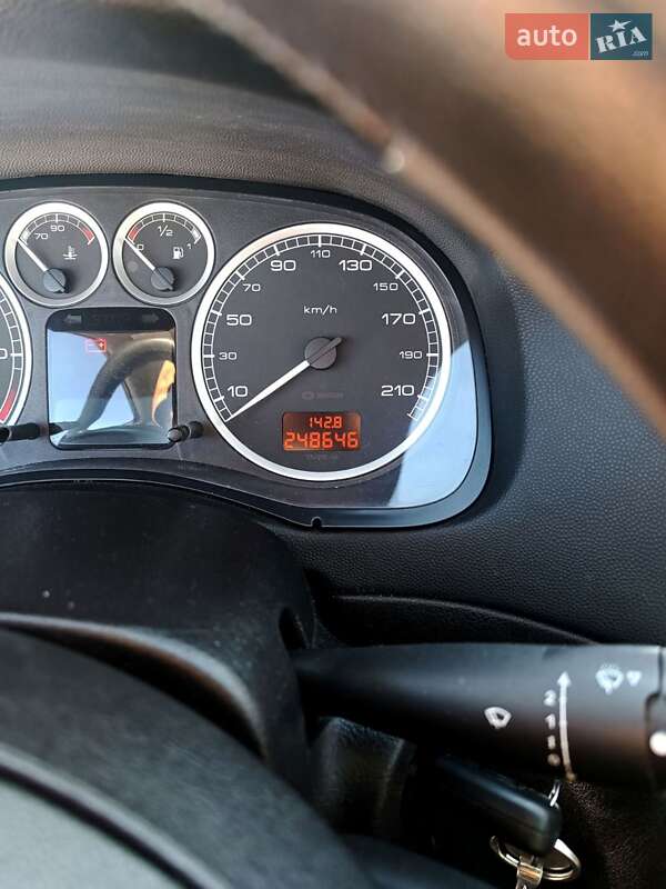 Хетчбек Peugeot 307 2003 в Ічні