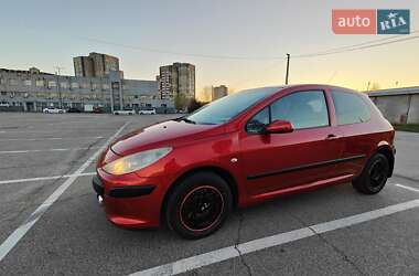 Хэтчбек Peugeot 307 2006 в 