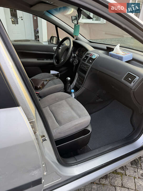 Хэтчбек Peugeot 307 2002 в Черновцах