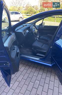 Хетчбек Peugeot 307 2005 в 