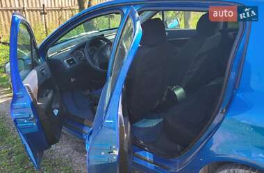 Хэтчбек Peugeot 307 2003 в 