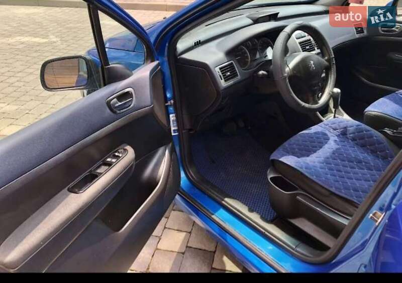 Хетчбек Peugeot 307 2003 в Бурштині