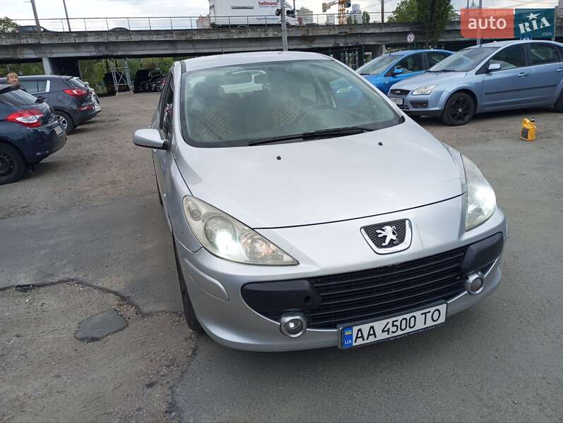 Хэтчбек Peugeot 307 2006 в Киеве