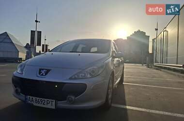Хэтчбек Peugeot 307 2006 в 