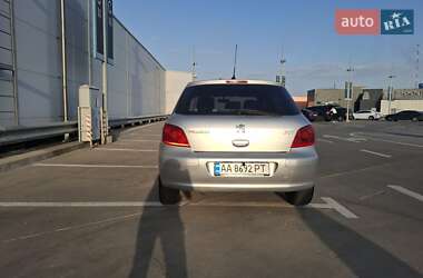 Хэтчбек Peugeot 307 2006 в 