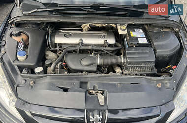 Хэтчбек Peugeot 307 2002 в 