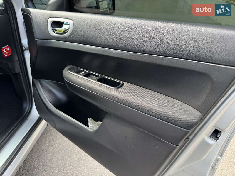 Хетчбек Peugeot 307 2008 в Дрогобичі