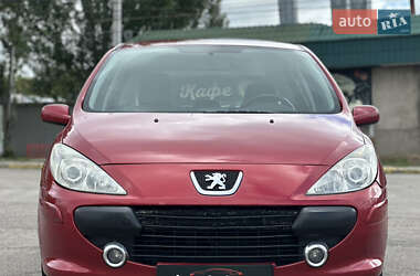 Хэтчбек Peugeot 307 2005 в 