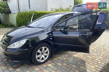 Хэтчбек Peugeot 307 2002 в 