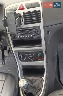 Хетчбек Peugeot 307 2006 в 