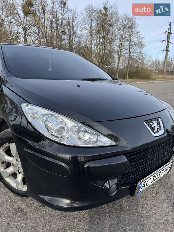 Хэтчбек Peugeot 307 2005 в Владимире