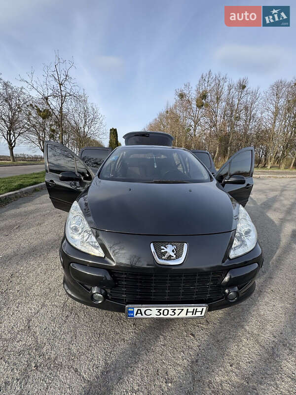 Хэтчбек Peugeot 307 2005 в Владимире