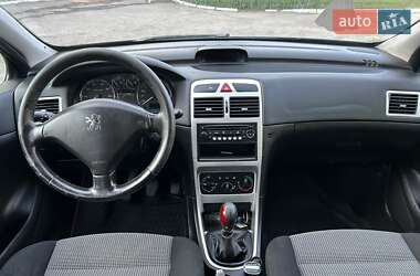 Хэтчбек Peugeot 307 2005 в 