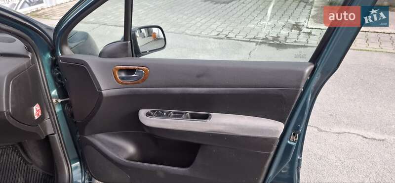 Хетчбек Peugeot 307 2003 в Звягелі