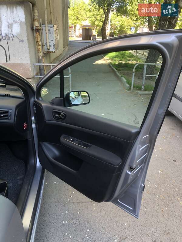 Хетчбек Peugeot 307 2005 в Луцьку