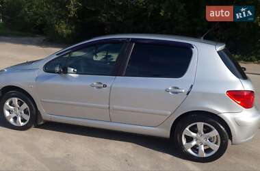 Хэтчбек Peugeot 307 2006 в 