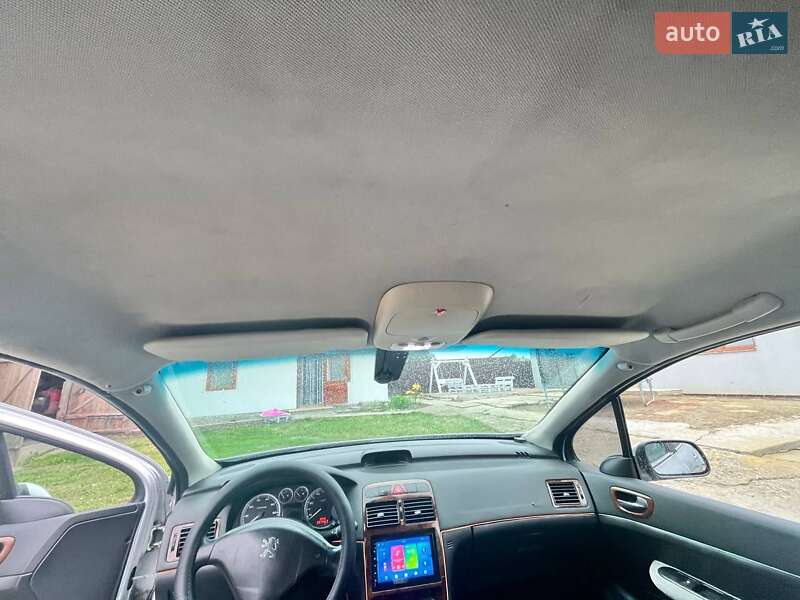 Хэтчбек Peugeot 307 2003 в Черновцах