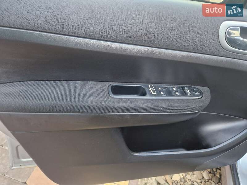 Універсал Peugeot 307 2003 в Чернівцях