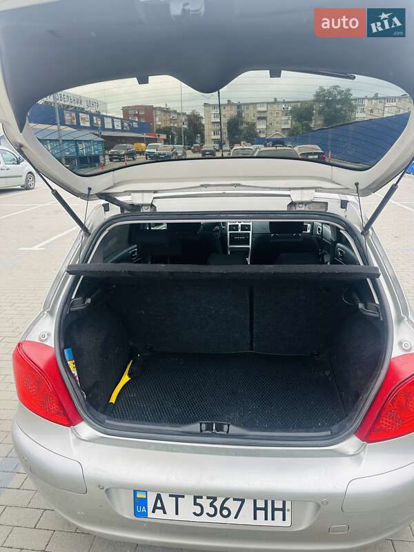 Хэтчбек Peugeot 307 2007 в Калуше