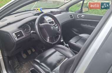Хэтчбек Peugeot 307 2002 в Чуднове