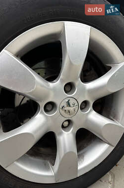 Кабриолет Peugeot 307 2004 в  фото 10 Кабриолет Peugeot 307 2004 в
