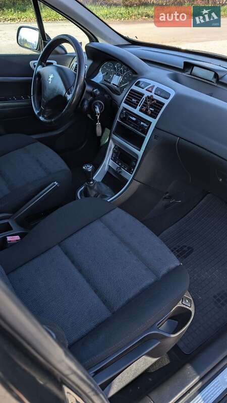 Универсал Peugeot 307 2005 в Староконстантинове