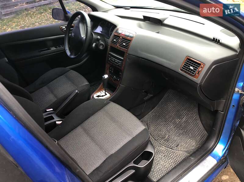 Хетчбек Peugeot 307 2004 в Сторожинці