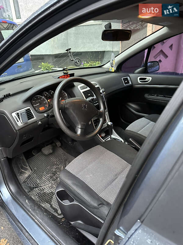 Хэтчбек Peugeot 307 2006 в Обухове