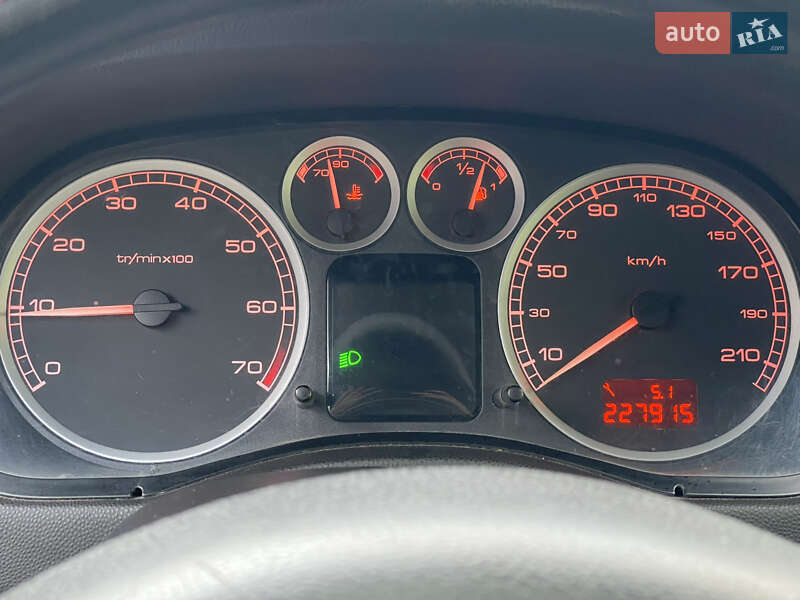 Хэтчбек Peugeot 307 2002 в Днепре