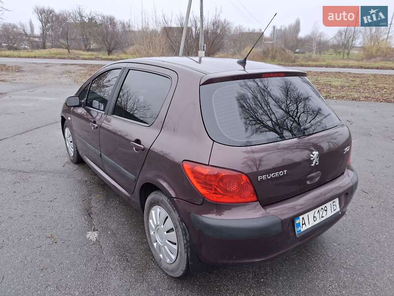 Хэтчбек Peugeot 307 2006 в Обухове