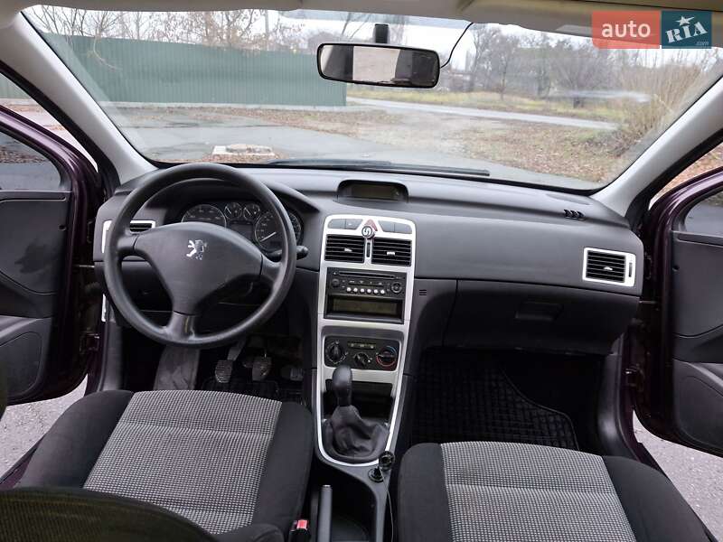 Хэтчбек Peugeot 307 2006 в Обухове