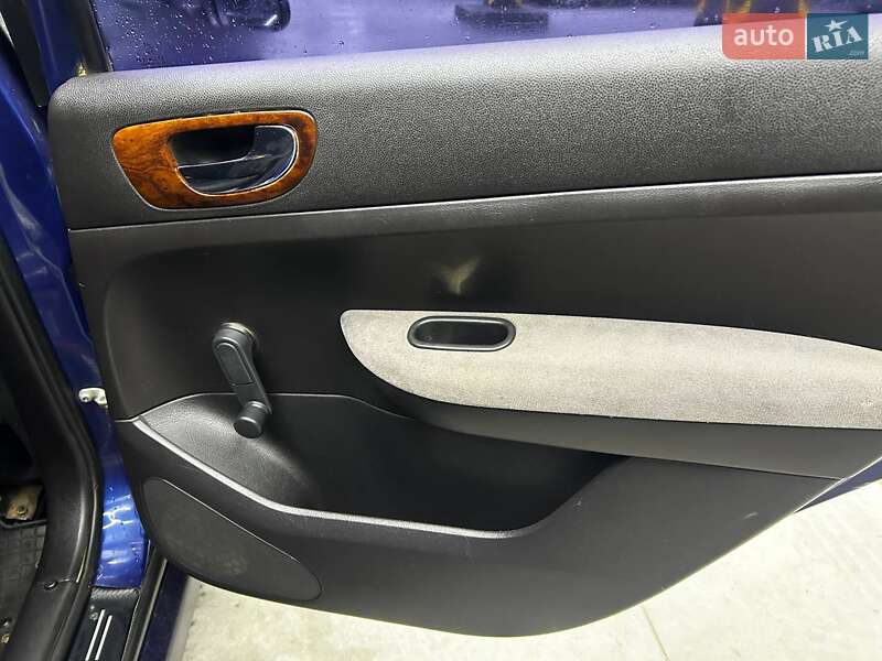 Хетчбек Peugeot 307 2002 в Чернівцях фото 16 Хетчбек Peugeot 307 2002 в Чернівцях