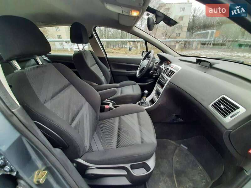Хетчбек Peugeot 307 2006 в Вигоді