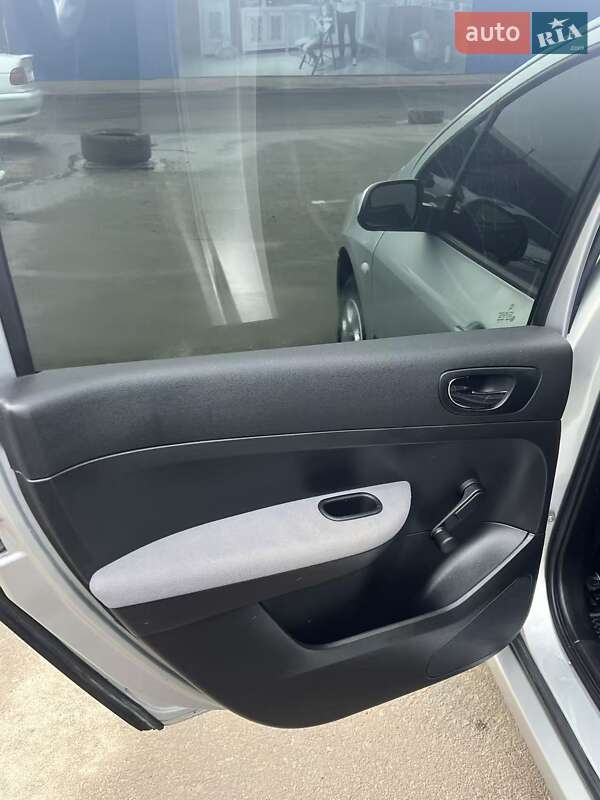 Універсал Peugeot 307 2003 в Рівному