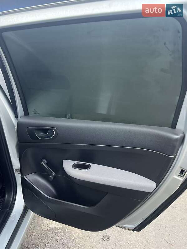 Універсал Peugeot 307 2003 в Рівному