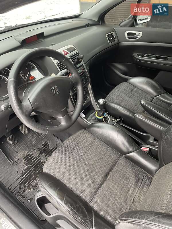 Хэтчбек Peugeot 307 2004 в Днепре