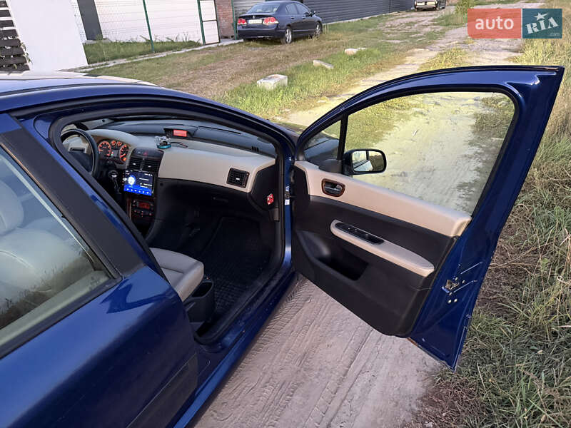 Хэтчбек Peugeot 307 2001 в Киеве