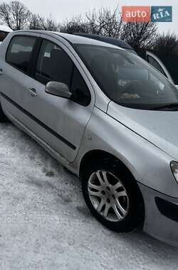 Хэтчбек Peugeot 307 2003 в Шумске