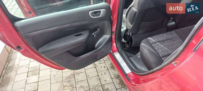 Хэтчбек Peugeot 307 2004 в Ужгороде