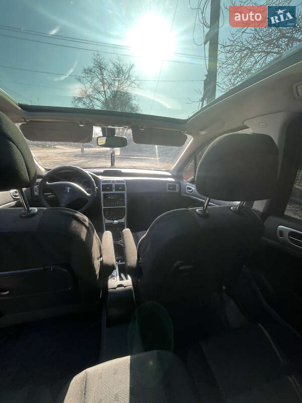 Универсал Peugeot 307 2002 в Петродолинском